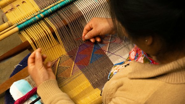 Comment découvrir les traditions artisanales de la broderie en Roumanie ?